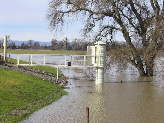 GAGE HOUSE PHOTOGRAPH - SACRAMENTO RIVER - MOULTON WEIR (CLSC1)