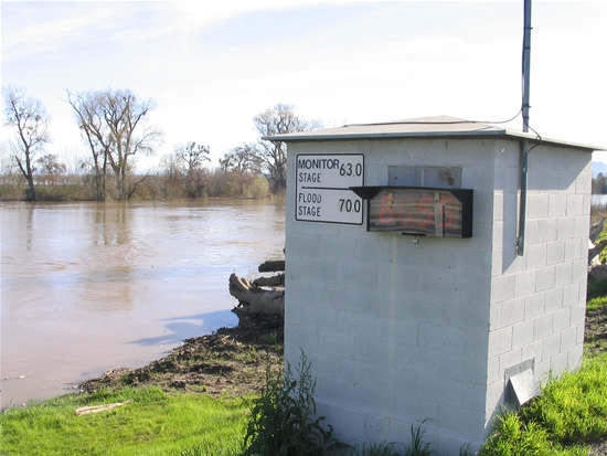 GAGE HOUSE PHOTOGRAPH - SACRAMENTO RIVER - COLUSA BRIDGE (CLUC1)