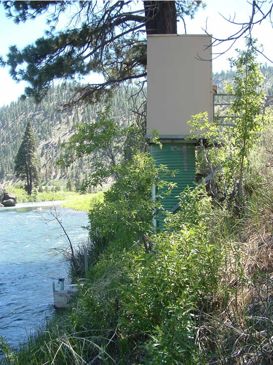 GAGE HOUSE PHOTOGRAPH - TRUCKEE RIVER - FARAD (FARC1)