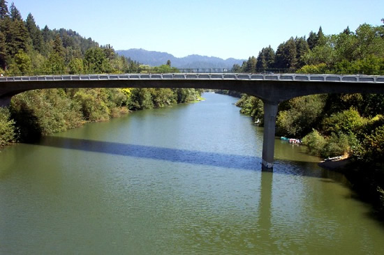 UPSTREAM PHOTOGRAPH - RUSSIAN RIVER - GUERNEVILLE (GUEC1)