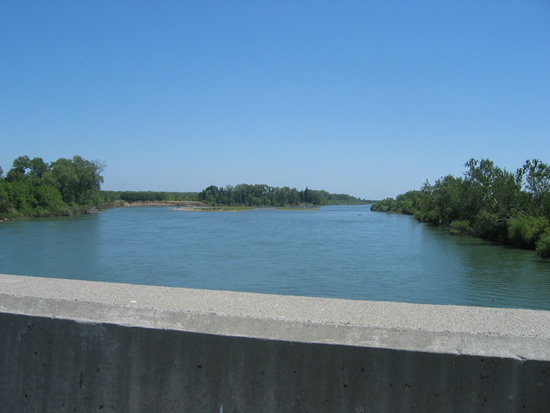 DOWNSTREAM PHOTOGRAPH - SACRAMENTO RIVER - HAMILTON CITY (HAMC1)