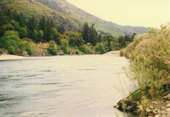 UPSTREAM PHOTOGRAPH - TRINITY RIVER - HOOPA (HOOC1)