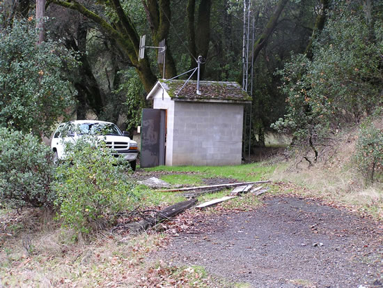 GAGE HOUSE PHOTOGRAPH - RUSSIAN RIVER - HOPLAND (HOPC1)