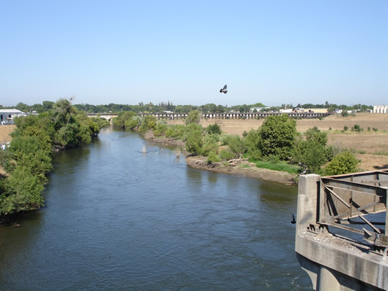 DOWNSTREAM PHOTOGRAPH - TUOLUMNE RIVER - MODESTO (MDSC1)