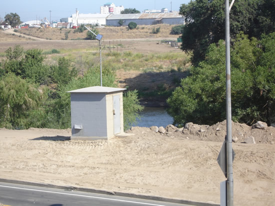 GAGE HOUSE PHOTOGRAPH - TUOLUMNE RIVER - MODESTO (MDSC1)