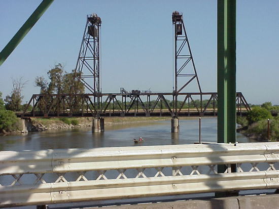 DOWNSTREAM PHOTOGRAPH - SAN JOAQUIN RIVER - MOSSDALE (MOSC1)
