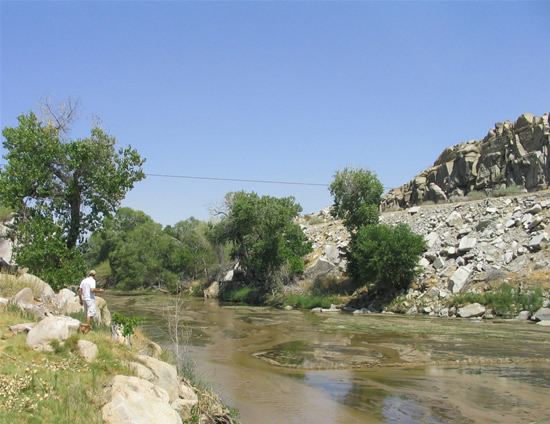 DOWNSTREAM PHOTOGRAPH - MOJAVE RIVER - VICTORVILLE (MVVC1)
