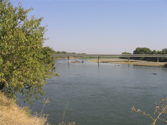 UPSTREAM PHOTOGRAPH - SACRAMENTO RIVER - ORD FERRY (ORFC1)