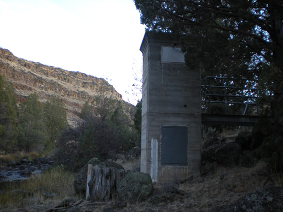 GAGE HOUSE PHOTOGRAPH - SOUTH FORK PIT RIVER - LIKELY (PLYC1)