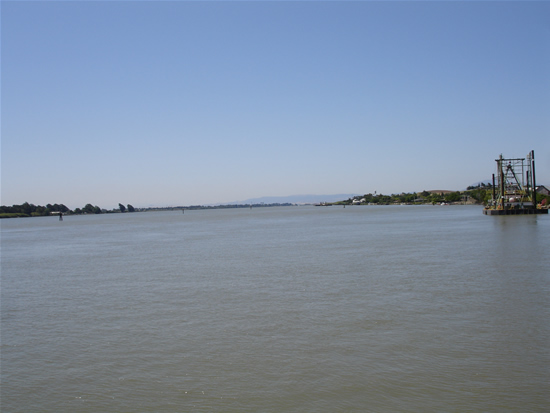 DOWNSTREAM PHOTOGRAPH - SACRAMENTO RIVER - RIO VISTA (RVBC1)