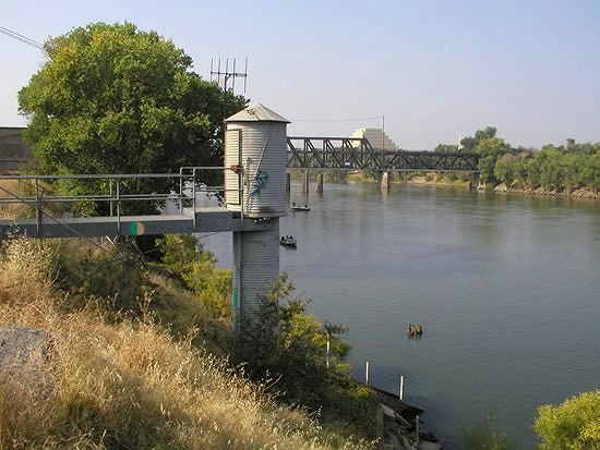 GAGE HOUSE PHOTOGRAPH - SACRAMENTO RIVER - SACRAMENTO AT I STREET (SACC1)