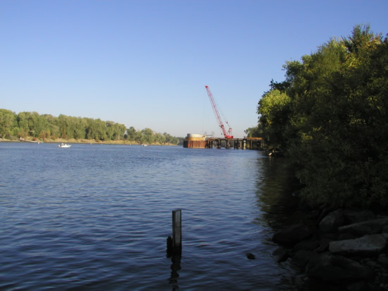 UPSTREAM PHOTOGRAPH - SACRAMENTO RIVER - SACRAMENTO AT I STREET (SACC1)