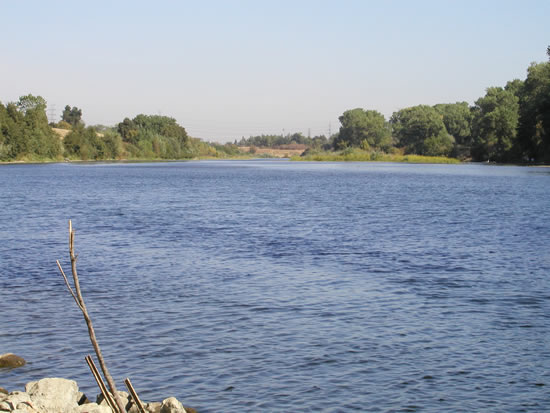 DOWNSTREAM PHOTOGRAPH - AMERICAN RIVER - SACRAMENTO AT H STREET (SAMC1)