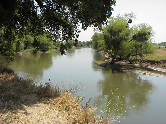 UPSTREAM PHOTOGRAPH - MERCED RIVER - STEVINSON (STVC1)