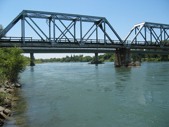 DOWNSTREAM PHOTOGRAPH - SACRAMENTO RIVER - TEHAMA BRIDGE (TEHC1)