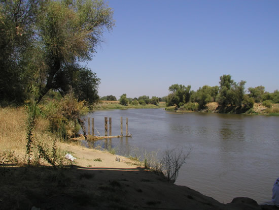 DOWNSTREAM PHOTOGRAPH - SAN JOAQUIN RIVER - VERNALIS (VNSC1)