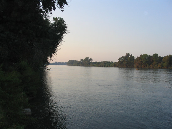 DOWNSTREAM PHOTOGRAPH - SACRAMENTO RIVER - VERONA (VONC1)