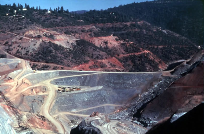 Slide 1:  Auburn cofferdam under construction