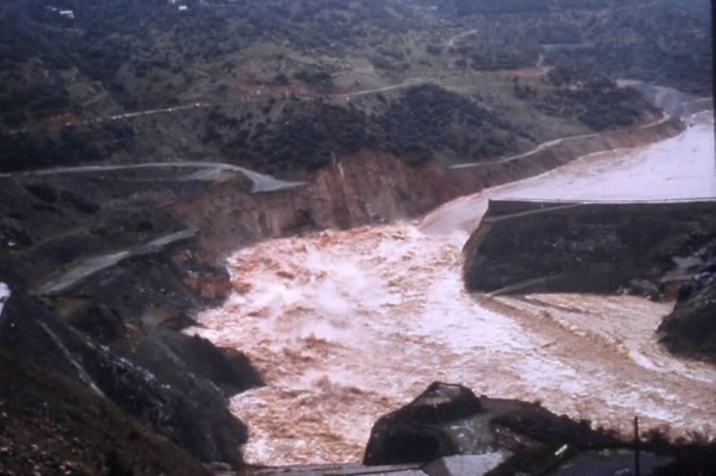 Slide 2:  Initial overtopping of Auburn cofferdam at 9AM PST on the 18th of Feburary